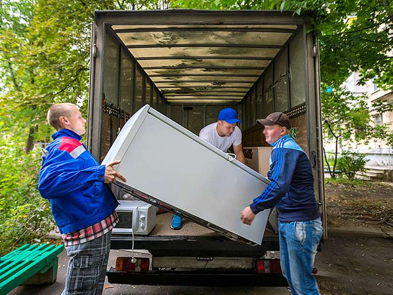 Заказать грузовой автомобиль для транспортировки вещей : Холодильник по Екатеринбургу