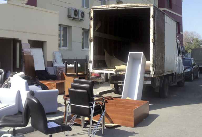 Заказать грузовую машину для доставки мебели : Телевизор, Стиральная машина,и вещи из Нижнего Новгорода в Екатеринбург